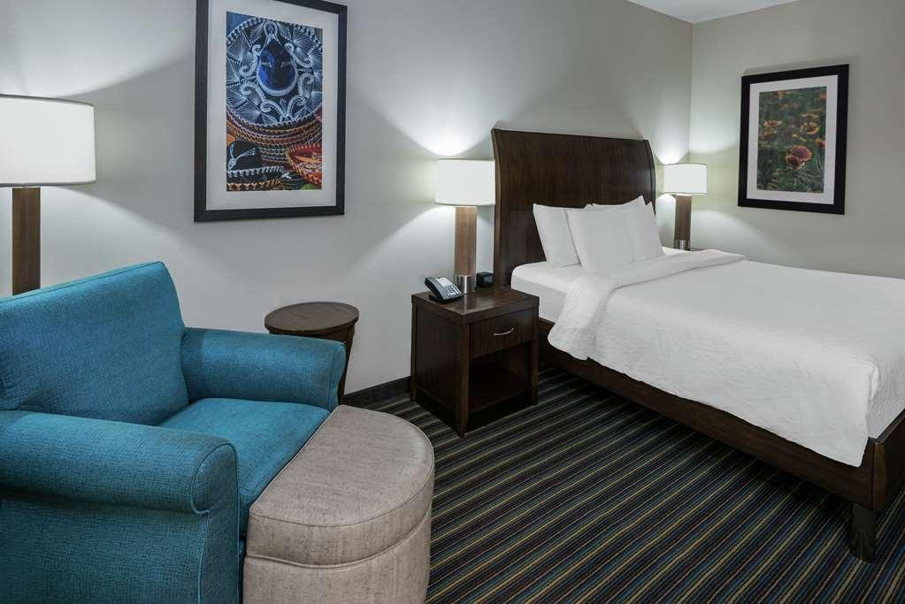 Hilton Garden Inn San Antonio/Rim Pass Drive Room photo